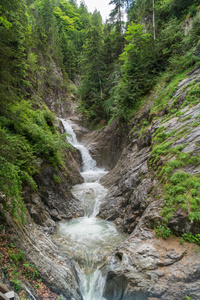 瑞士阿尔卑斯山杜杜兰三峡瀑布图片
