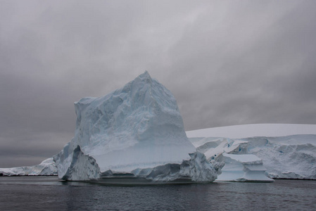南极景观与冰山