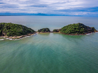 大西洋和巴西山 ponta do pai vitorio buzios, 里约热内卢, 空中无人机照片