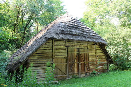 喀尔巴阡地区农村老房子图片