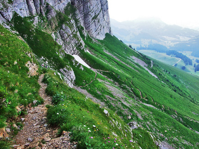 瑞士圣加伦州鳏夫地区的高山景观