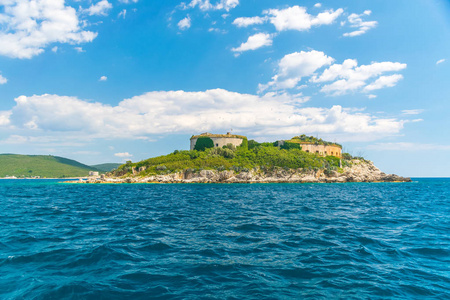 黑山马穆拉岛的古堡