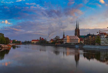 什切青 Stettin 市，波兰老城的夜晚全景