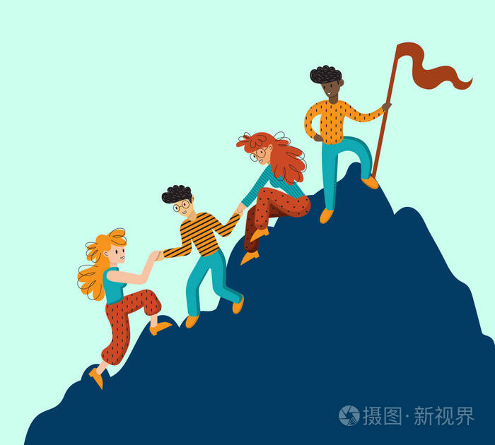 一群登山者互相帮助.团队合作的理念.山区的国际商务人士.高层的领袖.
