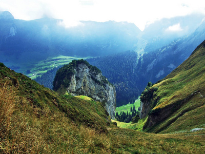 Alpstein山区块石和岩石瑞士阿彭策尔内罗登州