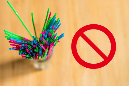 彩色塑料吸管禁令法案，欧洲2019年与禁令标志