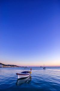 木制渔船停泊在赞特镇港口。 希腊岛屿在爱奥尼亚海