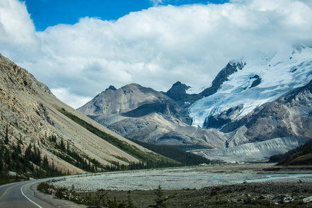 加拿大落基山脉艾伯塔省的冰原公园。 贾斯帕国家公园
