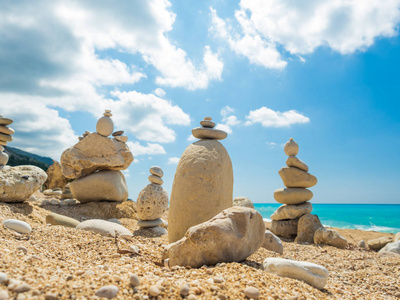 海滩上的一堆石头