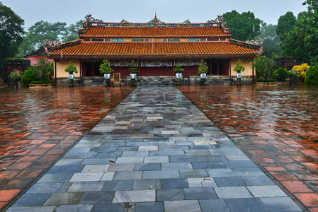 越南皇后的国家公园明莽皇墓是联合国教科文组织在雨天的世界遗产