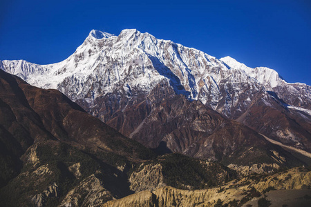 尼泊尔的喜马拉雅山。 安娜普尔纳巡回跋涉。