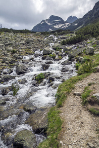 保加利亚里拉山Malyovitsa峰和Malyoviska河夏季景观