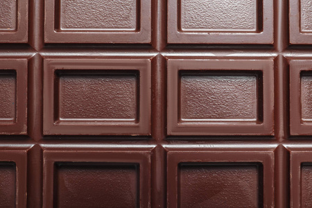 美味的黑巧克力棒，背景俯视