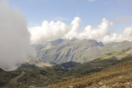 罗萨山山脉和山谷全景