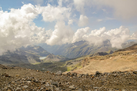 罗萨山山脉和山谷全景图片