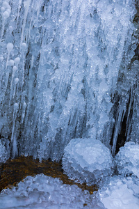 冰柱和各种形式的冰的图片