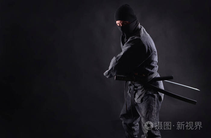 忍者武士准备拔剑照片-正版商用图片17fsvd-摄图新视界