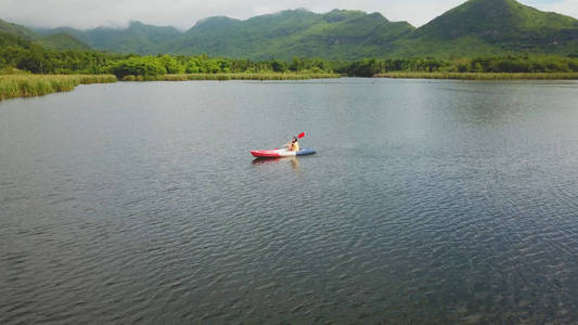 泰国湖山女子皮划艇