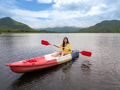 泰国湖山女子皮划艇