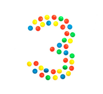 从彩色马赛克数字 3, 字母表中布置的儿童数字