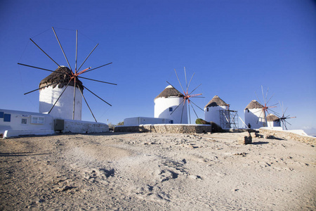 希腊迈科诺斯岛的传统风车