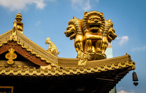 佛教静安静养的屋顶金狮子详情