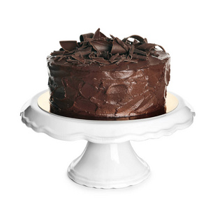 站美味的自制巧克力蛋糕站在一起，白色背景