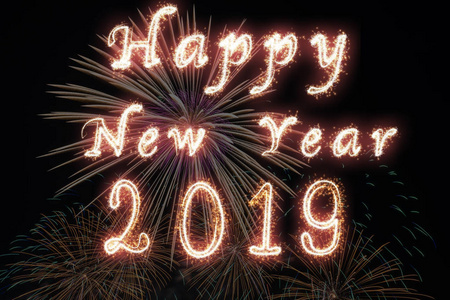 2019年新年快乐，用暗背景烟花庆祝活动和贺卡的概念来写