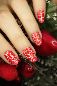 s manicure, Christmas nail color,red cracked color