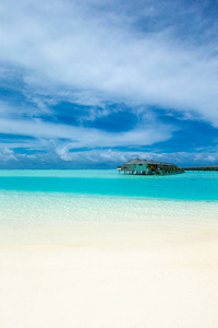 热带马尔代夫群岛，白色沙滩和海水