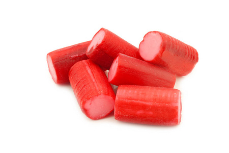 白色背景上有粉红色填充的红色糖果