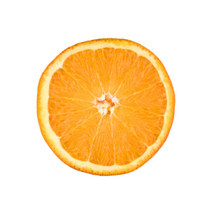 白色背景上分离的薄薄的橙色水果片。 克鲁斯圆片。 食物背景。 上面的风景。