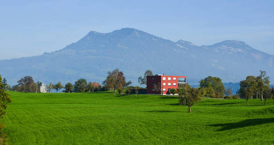 瑞士卢泽恩夏日的乡村风景。