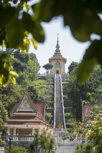 泰国普罗文茨孔布里帕塔亚市附近的PhraMahaManthapaPhutthabat寺。泰国，芭堤雅，2018年11月