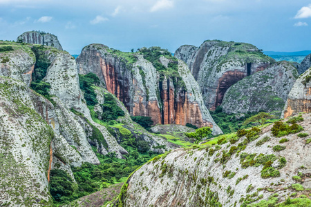 在安哥拉马兰热的潘戈安东戈佩德拉斯内格拉黑石巨大的地质岩石元素山景