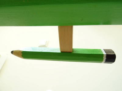 绿色木制人造铅笔