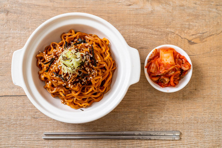 韩式热辣方便面与韩国菜式图片