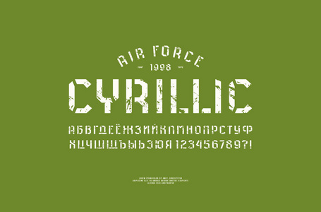 模板板无衬线字体的军事风格。 西里尔字母和数字与老式纹理的标志和T恤设计。 绿色背景的白印