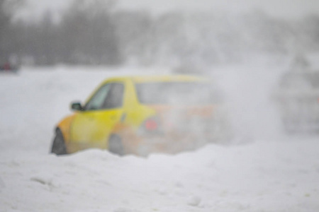 冬天的乘用车雪暴雪冰冰路