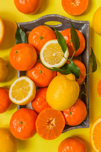 橙色柠檬柑橘类水果，黄色背景平顶图案