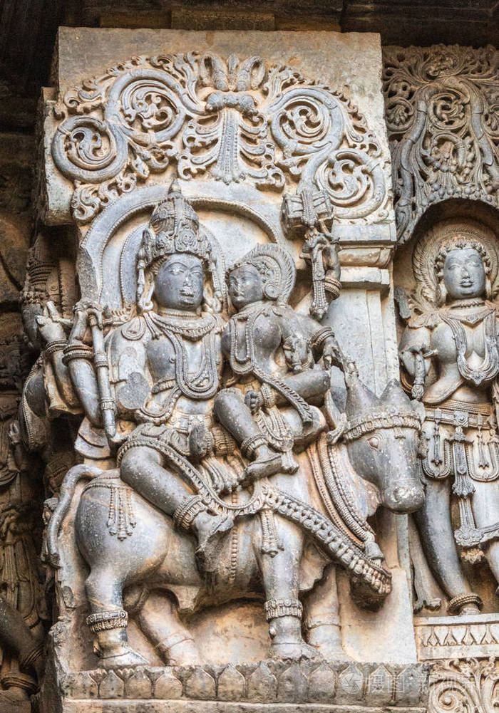 印度卡纳塔克邦halebidu2013年11月2日:希瓦霍伊萨莱斯瓦拉神庙.