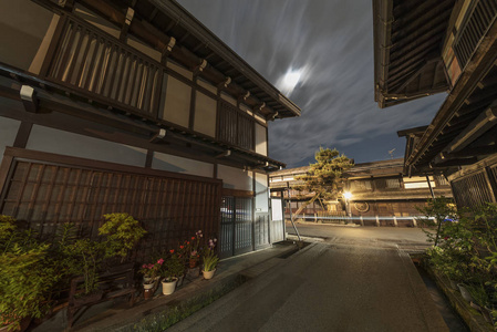 日本高山古城老街夜景