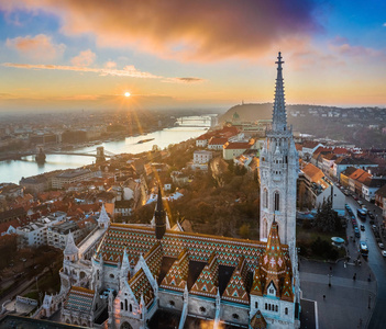 s Bastion, Szechenyi Chain Bridge and Statue of Liberty at backg