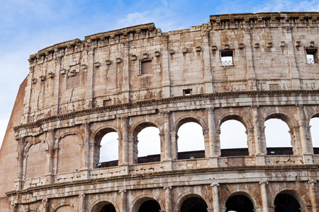 意大利罗马首都竞技场美丽的风景画。 伟大罗马文明的废墟