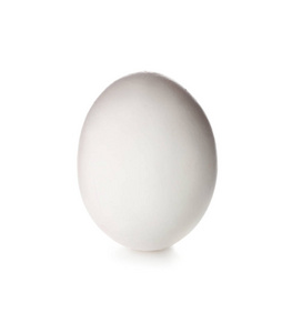 生鸡蛋在白色背景上