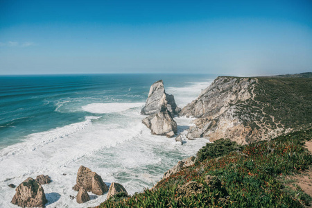 从葡萄牙罗卡角的西面可以欣赏大西洋的美丽景色