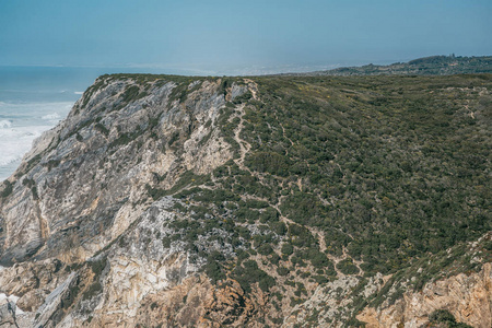 在葡萄牙的罗卡角, 海岸附近的山和大西洋的美丽景色