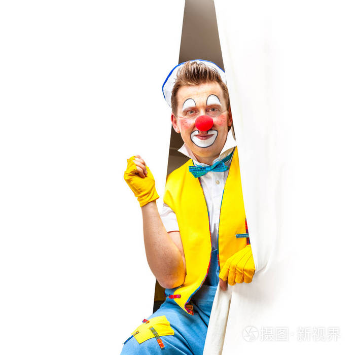 一个带着微笑的快乐表情的有趣的小丑