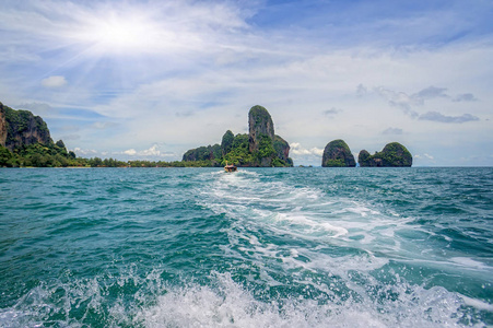 泰国海上船岛波浪