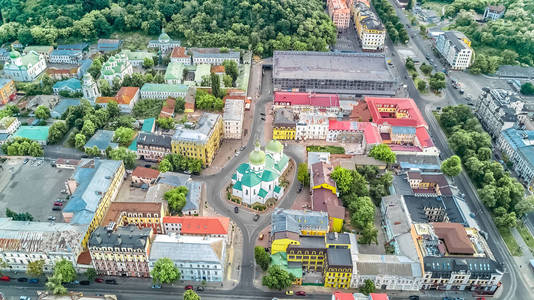 基辅城市景观博多历史街区天际线，从基辅乌克兰城市上空俯瞰